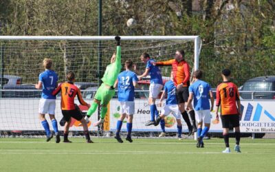 s.v. Erasmus 1 – s.v. Loosduinen 1   0-2  (0-0)