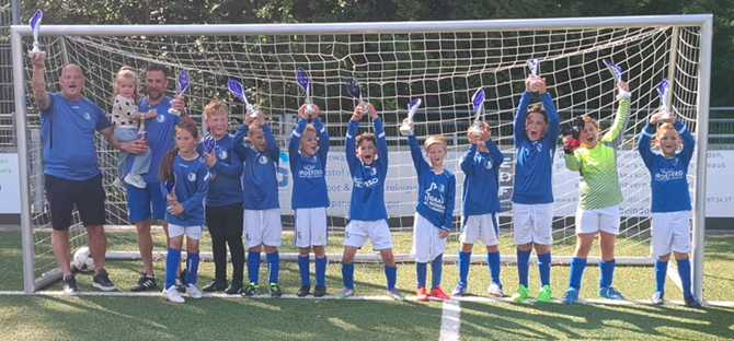 SV Loosduinen JO8-2 kampioen na grote overwinning op Quick JO8 !! (10-4)